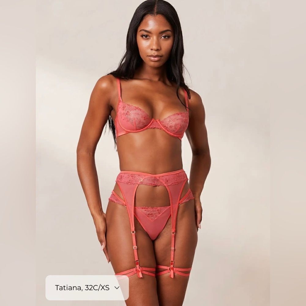 Sexy pink lingerie set from lounge